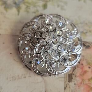 Brooch Women Vintage Pin Silver Tone Rhinestone Filigree Round Elegant Brooch
